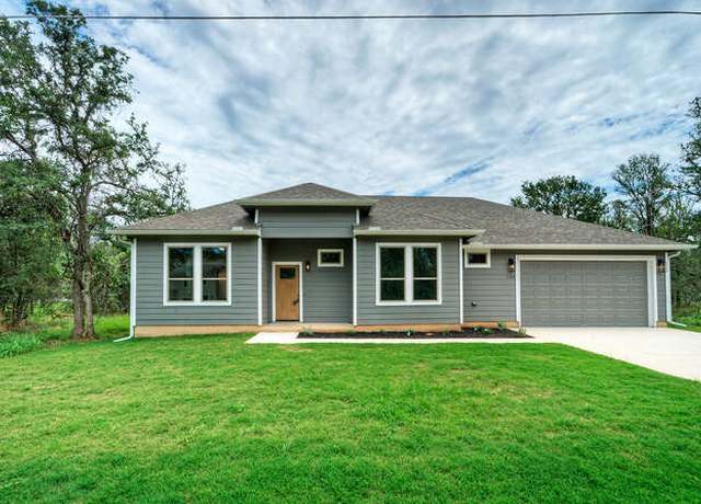 Property at 126 E Pauwela Ln, Bastrop, TX 78602, 3 beds, 2 baths
