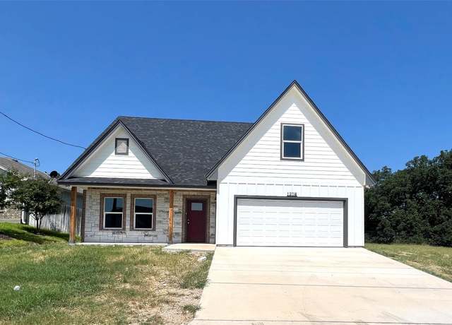 Property at 1218 Stone Valley Dr, Lampasas, TX 76550, 4 beds, 2.5 baths