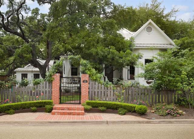 Property at 209 E Elizabeth St, Austin, TX 78704, 3 beds, 2.5 baths