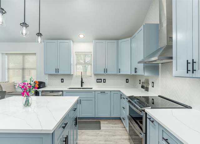 Property at 129 Aguilar Dr, Hutto, TX 78634, 4 beds, 2 baths