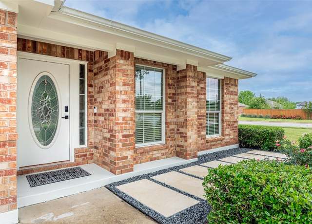 Property at 129 Aguilar Dr, Hutto, TX 78634, 4 beds, 2 baths