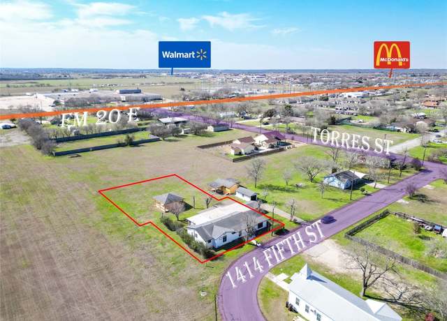 Property at 1414 Fifth St, Lockhart, TX 78644