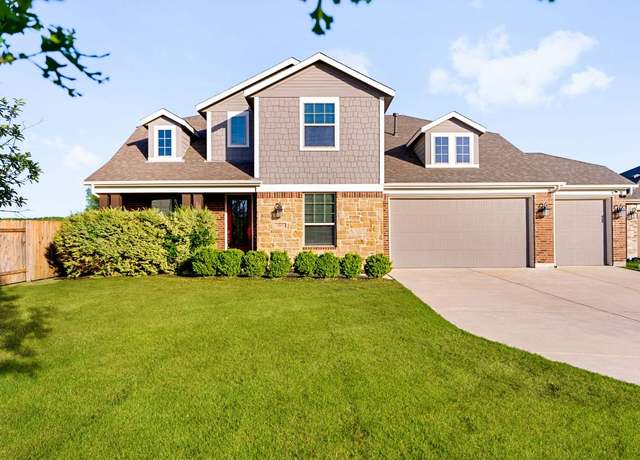 Property at 7213 Auburn Blaze Ln, Austin, TX 78744, 5 beds, 3 baths