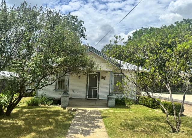 Property at 110 S Porter St, Lampasas, TX 76550, 2 beds, 2 baths
