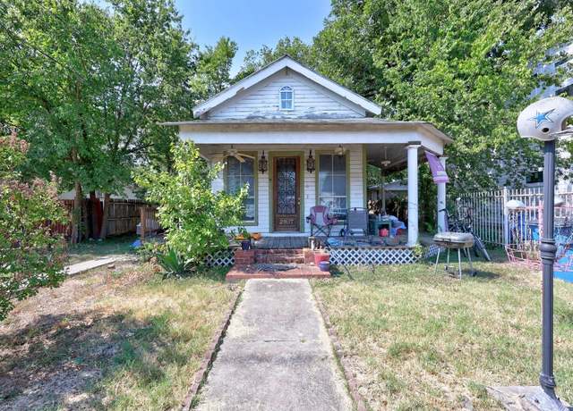 Property at 2907 E 5th St, Austin, TX 78702, 2 beds, 1 bath