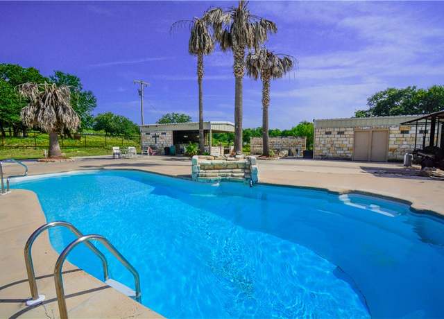 Property at 475 Catfish Ln, Lockhart, TX 78644, 7 beds, 6 baths