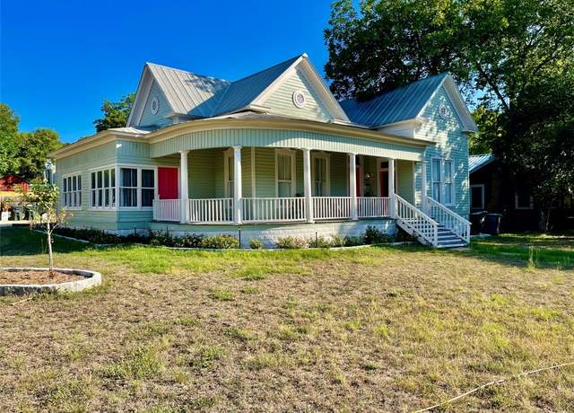 Property at 908 W Hopkins St, San Marcos, TX 78666, 3 beds, 2.5 baths