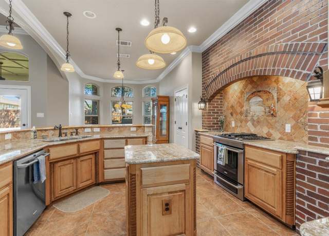 Property at 8006 Ridgeway Ct, Nolanville, TX 76559, 4 beds, 3 baths