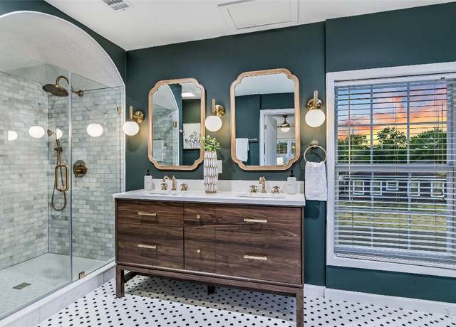Property at 709 E 15th St, Georgetown, TX 78626, 3 beds, 2 baths