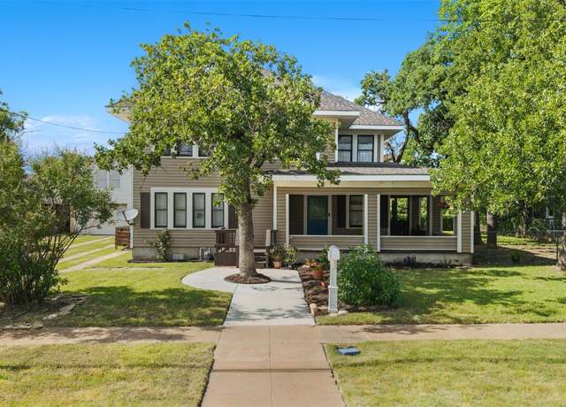 Property at 1009 E Leon, Gatesville, TX 76528, 6 beds, 5.5 baths