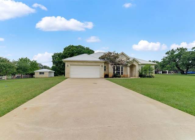Property at 416 Highland Dr, Highland Haven, TX 78654, 3 beds, 2 baths