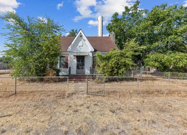 Property at 103 E Avenue H, Buckholts, TX 76518, 2 beds, 1 bath