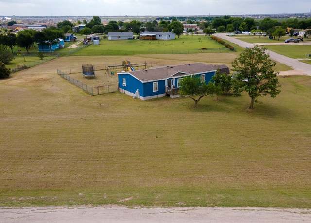 Property at 302 Thomas Park Dr, Hutto, TX 78634, 3 beds, 2 baths