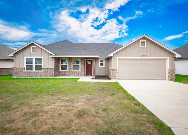 Property at 1077 Fieldstone Dr, Lampasas, TX 76550, 3 beds, 2 baths