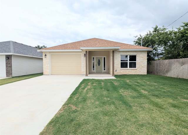 Property at 1704 E Avenue G, Lampasas, TX 76550, 3 beds, 2 baths