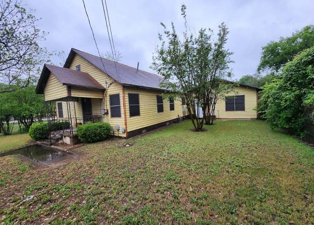 Property at 808 Montopolis Dr, Austin, TX 78741, 4 beds, 2 baths