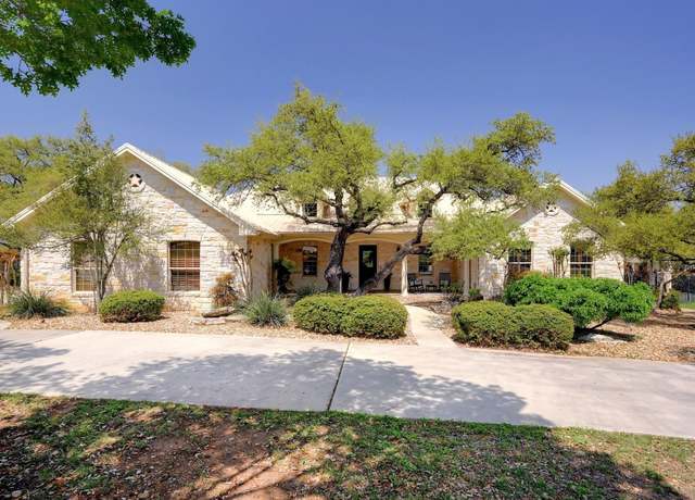 Property at 290 Trailmaster Cir, Driftwood, TX 78619, 4 beds, 3.5 baths