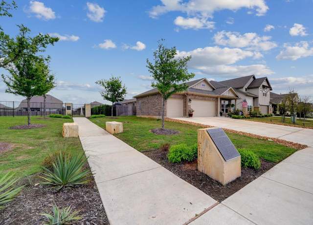 Property at 1944 Colonial Ave, New Braunfels, TX 78130, 4 beds, 2 baths