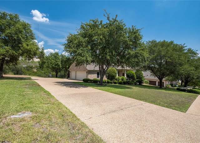 Property at 1733 Canonero Dr, Austin, TX 78746, 4 beds, 4 baths