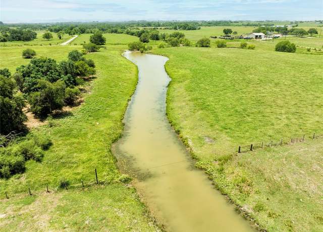 Property at 1354 Cr 281, Shiner, TX 77984, 5 beds, 3 baths