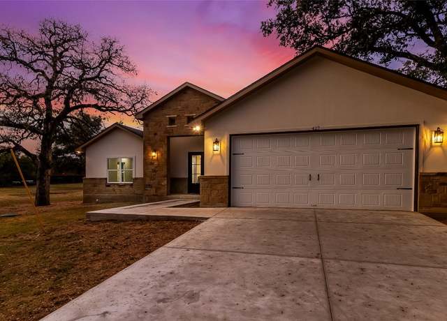 Property at 427 E Castleshoals Dr, Granite Shoals, TX 78654, 3 beds, 2 baths