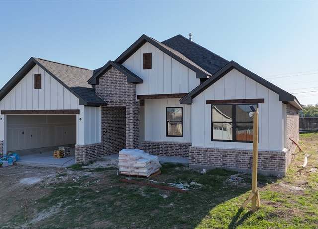 Property at 122 Buffalo Ridge Rd, Giddings, TX 78942, 4 beds, 3 baths
