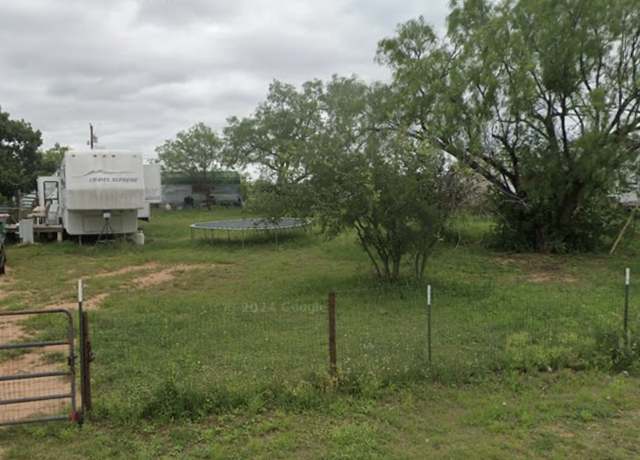 Property at 524 Dallas St, Kingsland, TX 78639