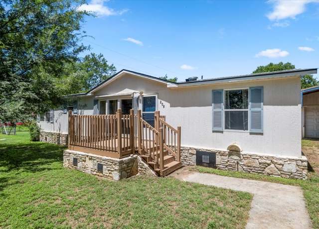 Property at 208 Purser St, Liberty Hill, TX 78642, 3 beds, 2 baths