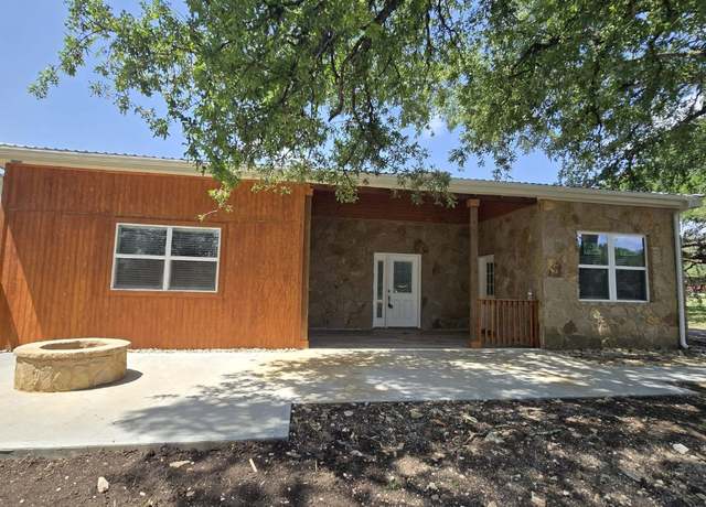 Property at 305 Remuda Dr, Liberty Hill, TX 78642, 5 beds, 4 baths