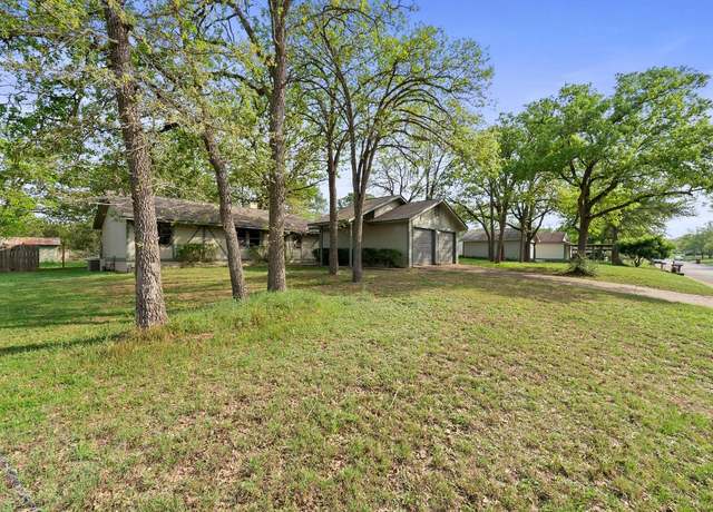 Property at 147 Live Oak Dr, Cedar Creek, TX 78612, 3 beds, 2 baths