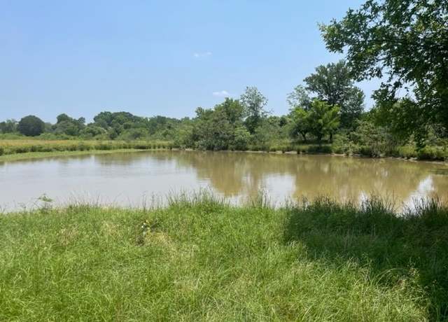 Property at 1010 County Road 490, Elgin, TX 78621, 3 beds, 2 baths