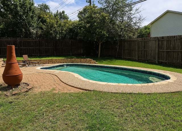 Property at 11501 Oak Knoll Dr, Austin, TX 78759, 3 beds, 2.5 baths