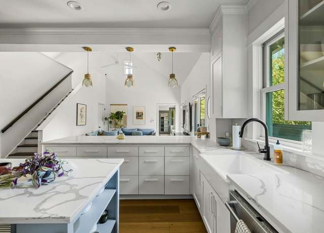 Property at 1500 Northwood Rd, Austin, TX 78703, 4 beds, 3.5 baths