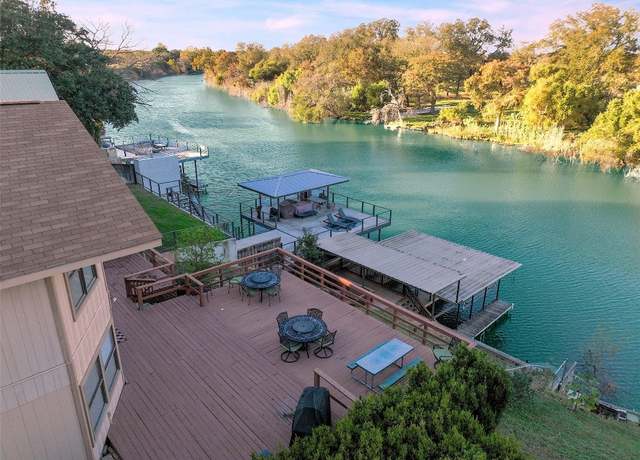 Property at 323 E Klein Rd, New Braunfels, TX 78130, 4 beds, 3 baths