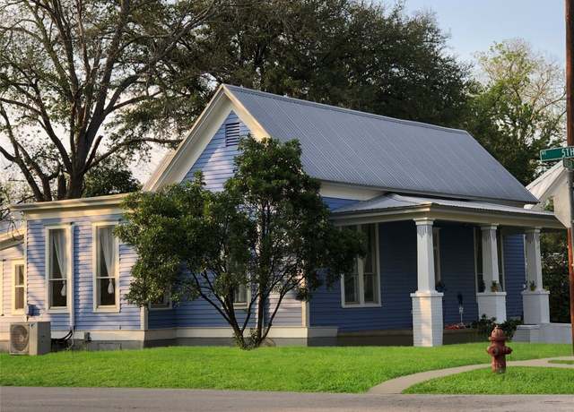 Property at 501 Burleson St, Smithville, TX 78957, 3 beds, 2 baths