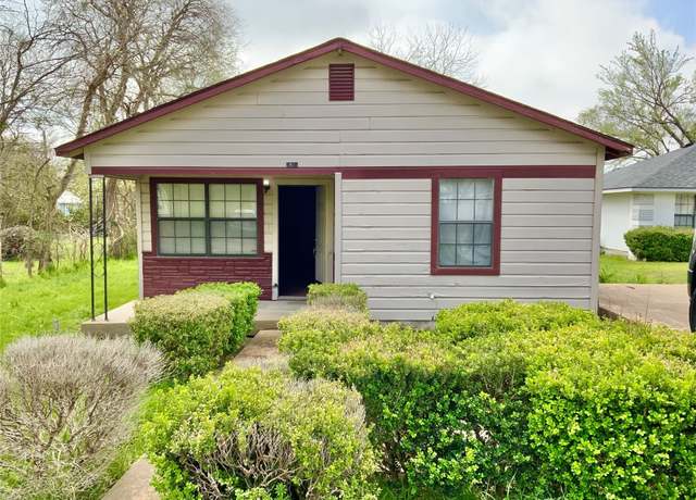 Property at 1113 W 3rd St, Taylor, TX 76574, 3 beds, 1 bath