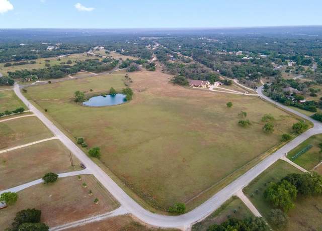 Property at 611 Post Oak Dr, Dripping Springs, TX 78620, 4 beds, 3.5 baths