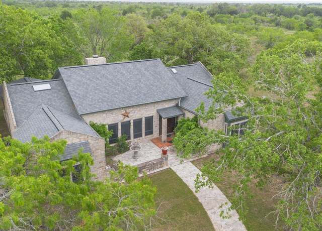 Property at 1829 Fm 2814, Waelder, TX 78959, 2 beds, 2.5 baths