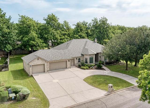 Property at 322 Meadowlakes Dr, Meadowlakes, TX 78654, 4 beds, 4 baths