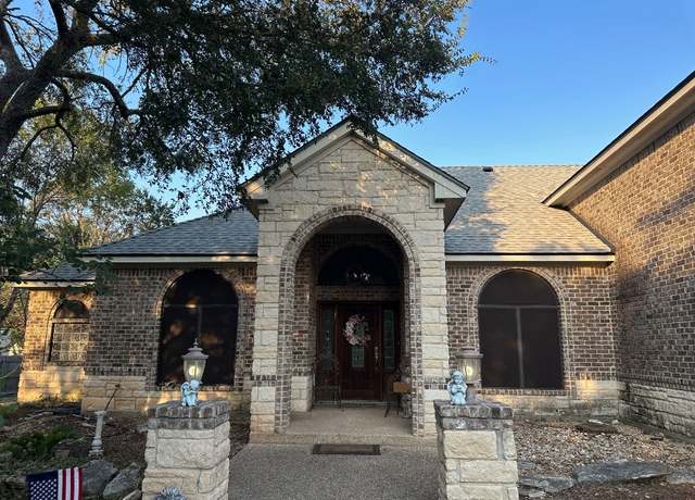 Property at 14 Stirrup Dr, Belton, TX 76513, 3 beds, 3.5 baths