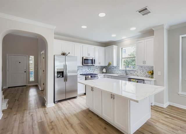 Property at 9625 Sydney Marilyn Ln, Austin, TX 78748, 5 beds, 3.5 baths