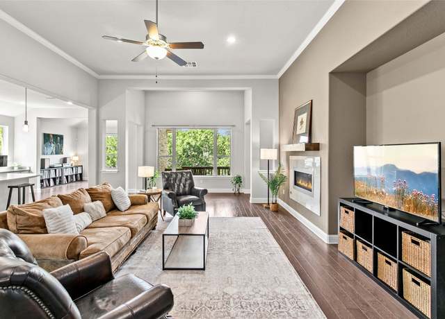 Property at 226 Brentwood Dr, Austin, TX 78737, 4 beds, 3 baths
