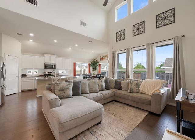 Property at 607 Panzano Dr, Georgetown, TX 78628, 4 beds, 4 baths