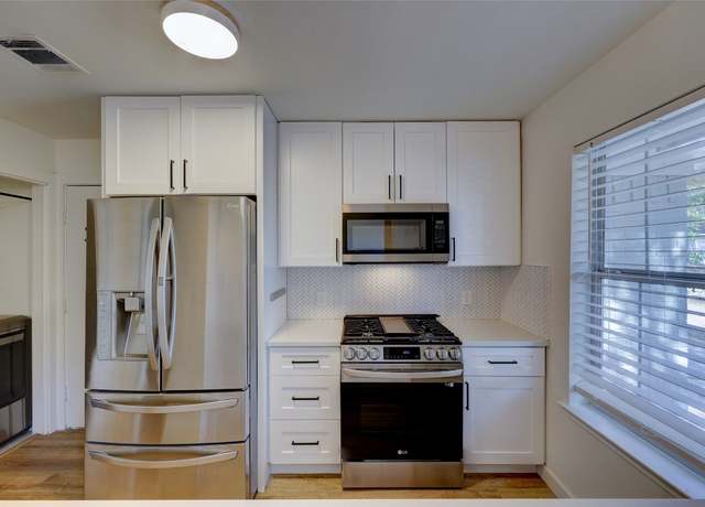 Property at 5005 Acorn Grove Ct, Austin, TX 78744, 3 beds, 2 baths