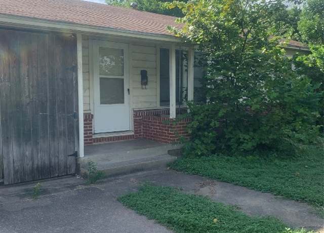 Property at 7703 Woodrow Ave, Austin, TX 78757, 2 beds, 1 bath