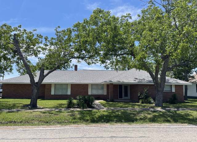 Property at 441 E Clark St, Bartlett, TX 76511, 3 beds, 2.5 baths