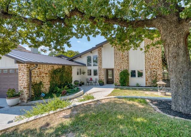 Property at 202 N Big Spur, Horseshoe Bay, TX 78657, 4 beds, 2.5 baths