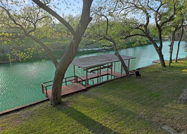 Property at 706 Gloria Dr, Seguin, TX 78155, 4 beds, 2 baths