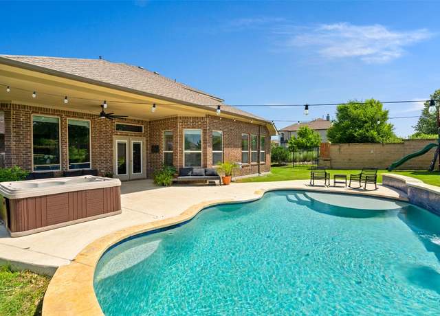 Property at 304 Tangerine Dr, Buda, TX 78610, 4 beds, 3 baths