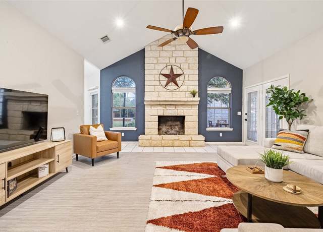 Property at 220 Meadow Oaks Dr, Dripping Springs, TX 78620, 5 beds, 4 baths